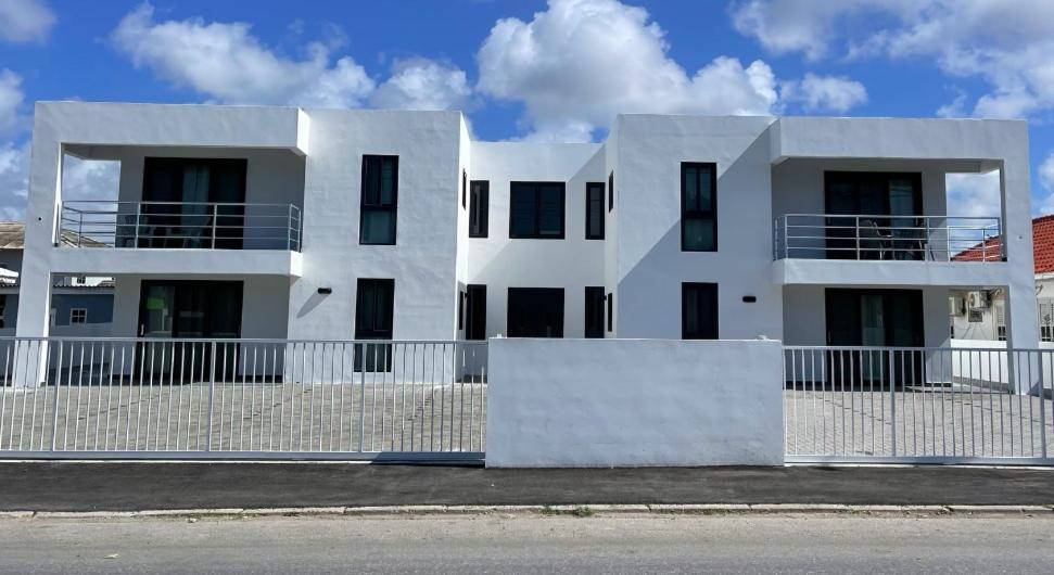Apartmán Whitehouse Boulevard, Close To Mambo Beach And City Centre Willemstad Exteriér fotografie