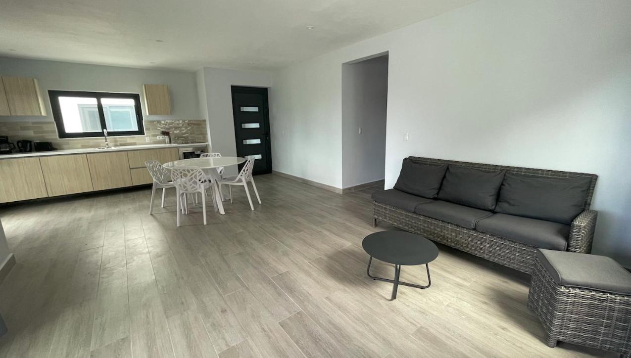 Apartmán Whitehouse Boulevard, Close To Mambo Beach And City Centre Willemstad Exteriér fotografie